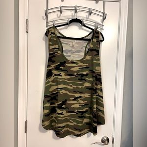 Camo tank